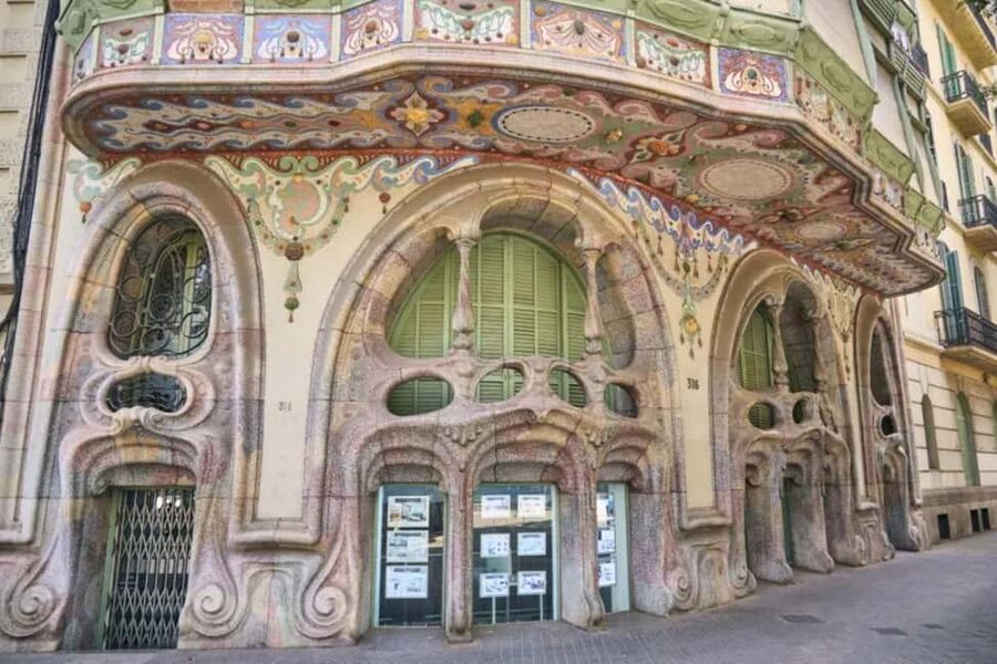 Barcelona Walking Tour: Modernisme & Iconic Architecture - Passeig de Gràcia, Barcelona’s grand architectural stage