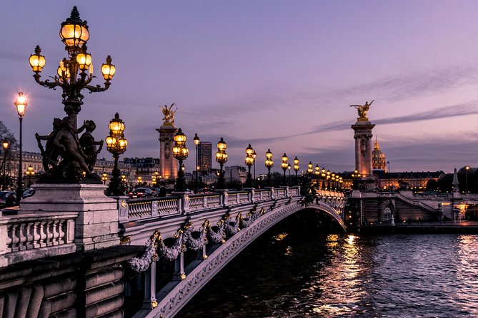 Bastille's Architecture & Artisans Self-Guided Walking Tour - A quiet pause in Square Trousseau