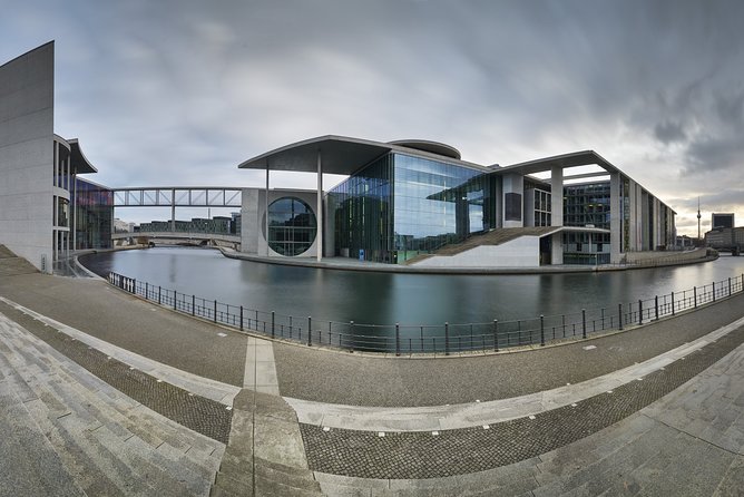 Berlin Architecture/River Spree Full Day Photography Tour - A private format that changes the pace