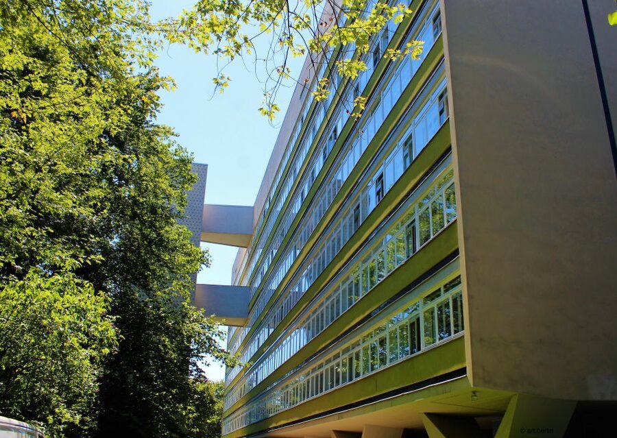 Berlin: Guided Architectural Walking Tour of Hansaviertel - Key points about the Hansaviertel walk