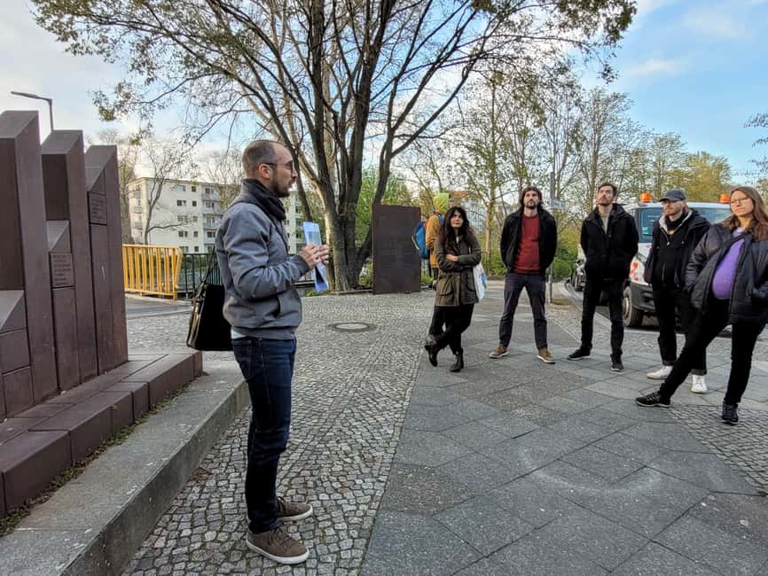 Berlin: Hansaviertel Modernist Architecture Tour - What the Walk Feels Like in Practice