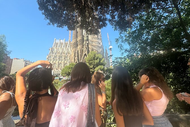 Best of Barcelona: Sagrada Família, Gaudí & Candy Tasting Tour! - Casa Malagrida, Casa Rocamora, and Casas Pascual i Pons