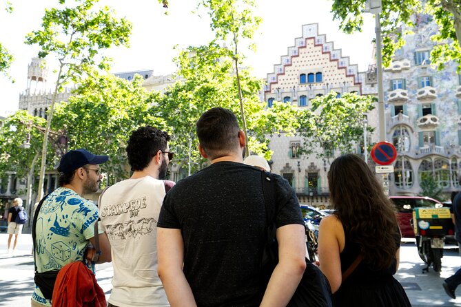 Best of Barcelona: Sagrada Família, Gaudí & Candy Tasting Tour! - The guides are a major part of the value