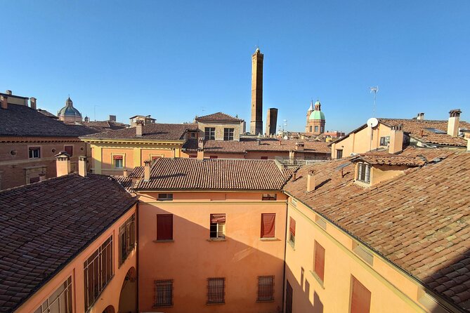 Best of Bologna in one day : Food, architecture, art and history - Piazza Maggiore and Bologna’s civic heart