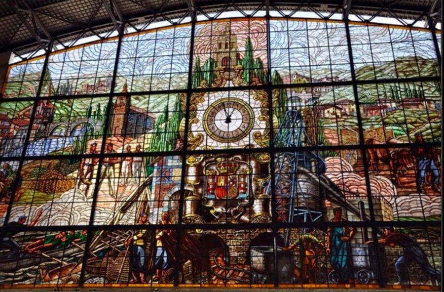 Bilbao: Historical and Architectural Walking Tour - The train station’s visual history of Bilbao