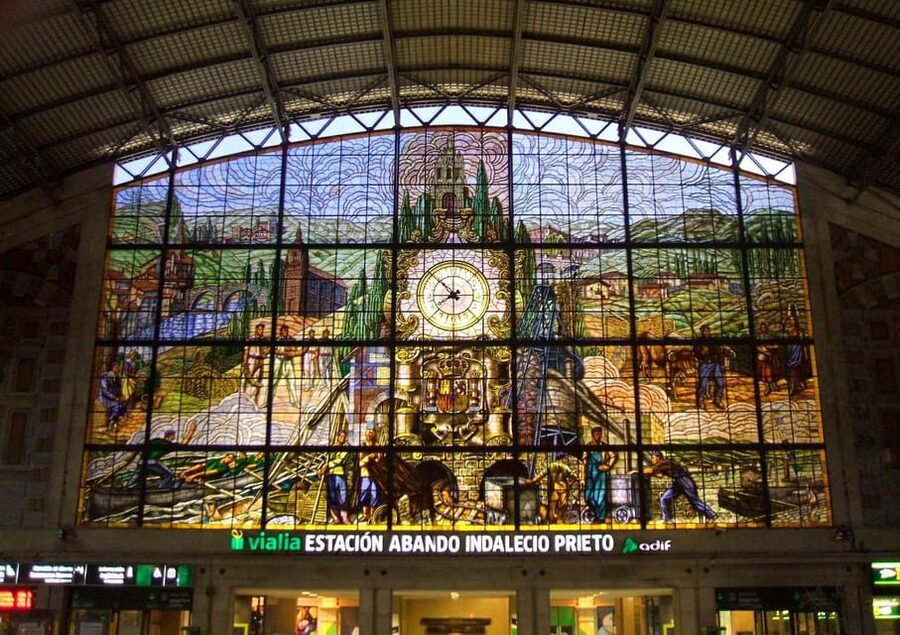 Bilbao: Historical and Architectural Walking Tour - Chavarri Palace and Bilbao’s grand domestic style