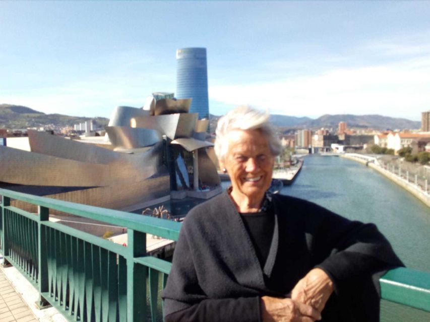 Bilbao: Historical and Architectural Walking Tour - Circular Square, the founder, and Bilbao’s older roots