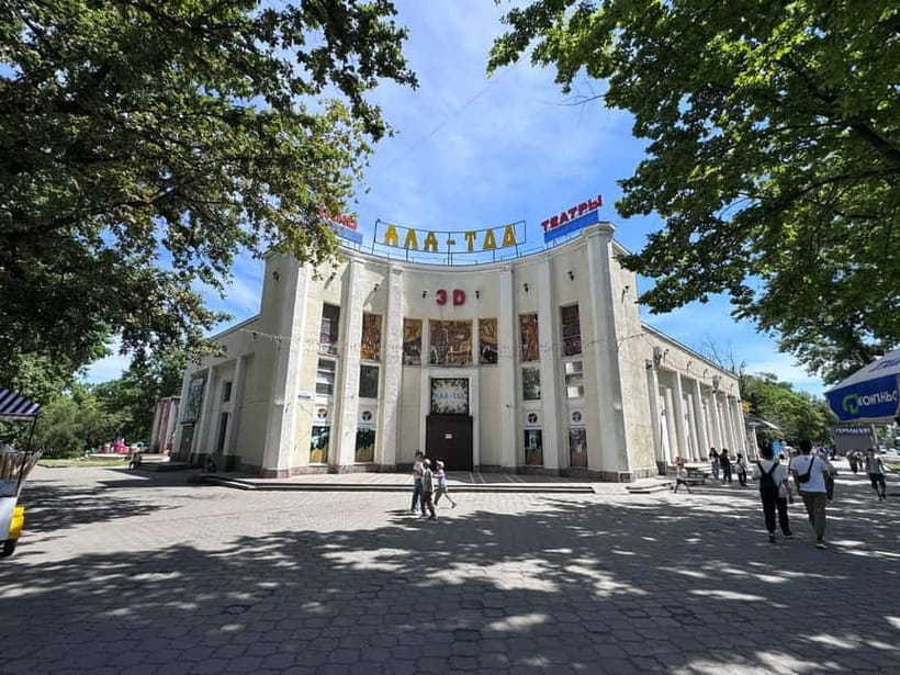 Bishkek : City Tour (History, Architects, Statues & Culture) - Statues that explain Kyrgyz identity
