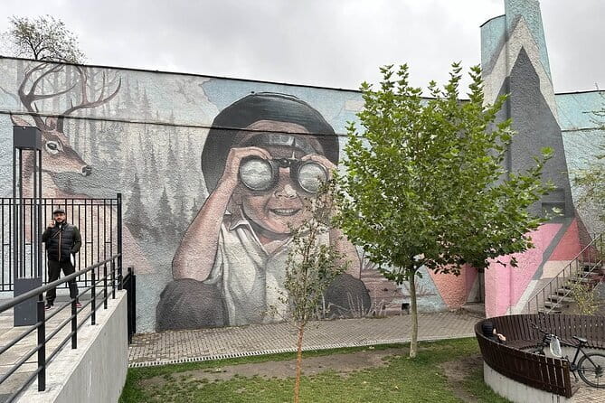 Bishkek : USSR History , Soviet Architects , Statues & Mosaics - Fine arts, opera, and the culture of the Soviet city