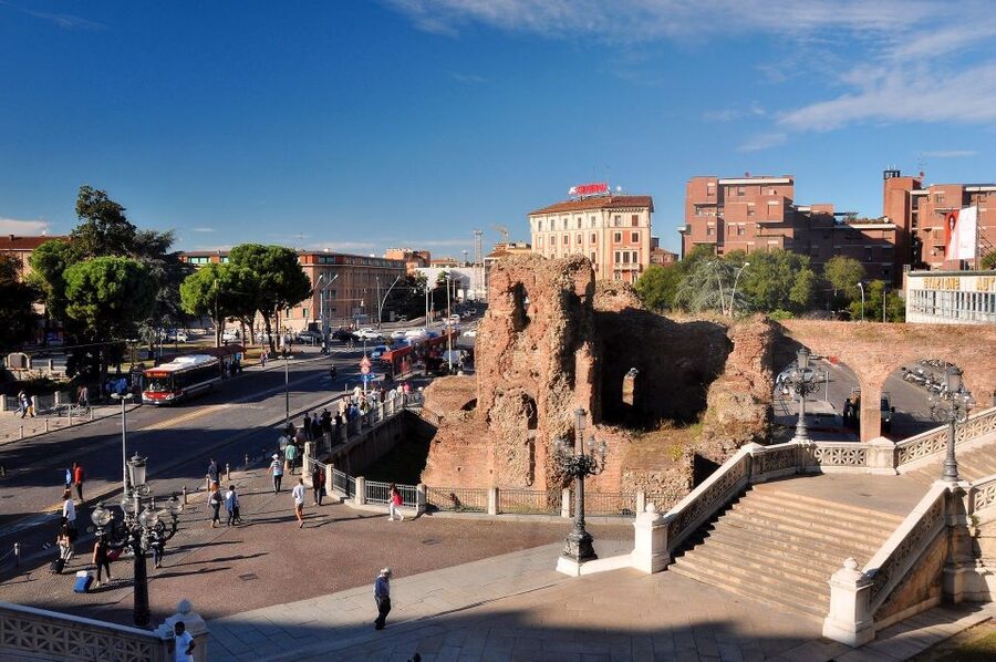 Bologna: Guided Architecture Walking Tour - Why this Bologna architecture walk works