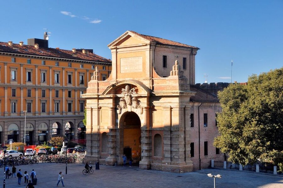 Bologna: Guided Architecture Walking Tour - Corte Isolani and the smaller details of the route
