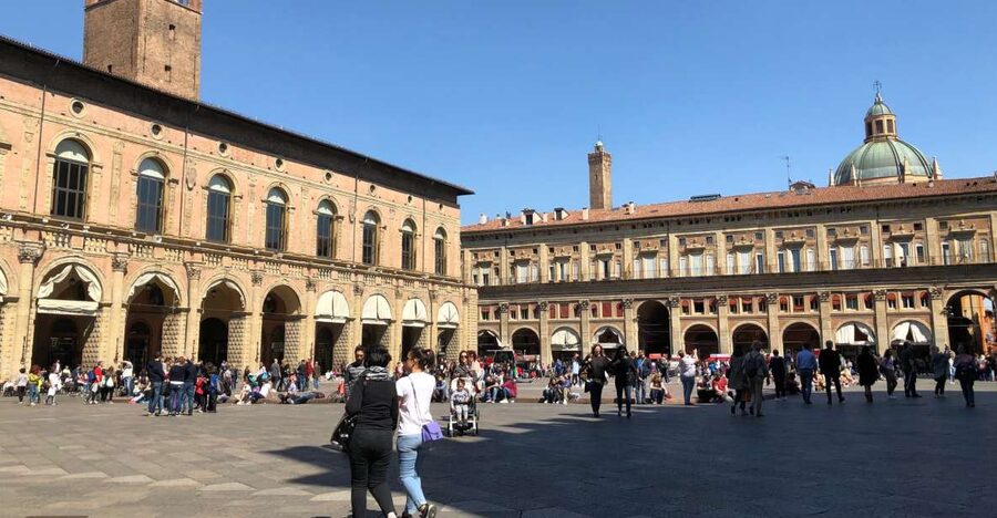 Bologna: Guided Architecture Walking Tour - Ending in Quadrilatero’s market streets