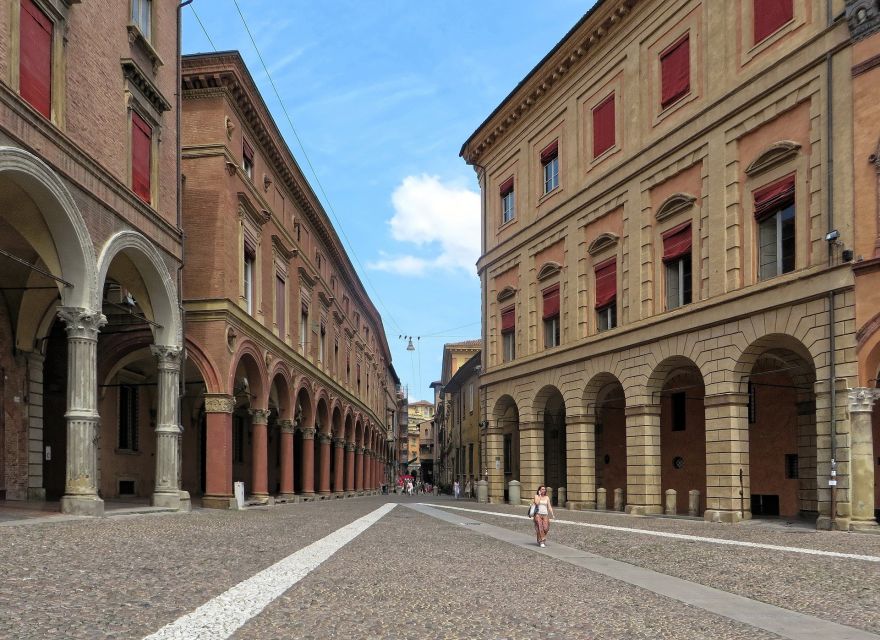 Bologna: Guided Architecture Walking Tour - What the two-hour schedule means for you