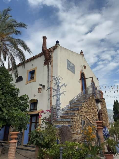 Borgo Parrini Gaudí-style: a walking tour in a colorful art village - Why Borgo Parrini feels different from a standard Sicilian stop