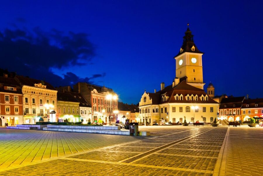 Brasov: Candlelight Tour of Medieval Architecture - Starting in Council Square with Brasov at your feet