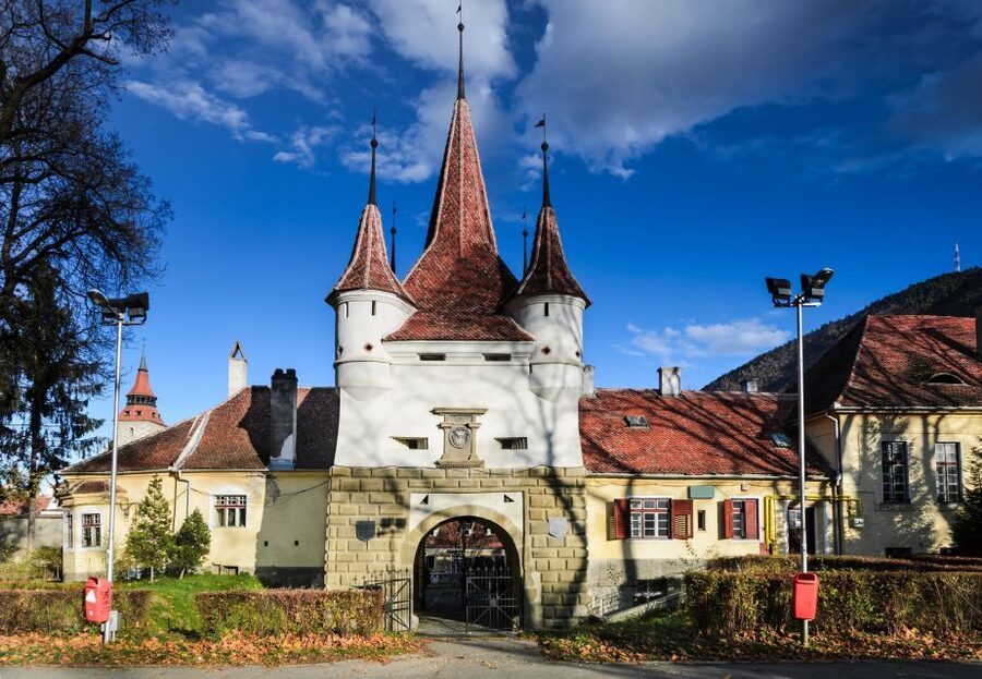 Brasov: Candlelight Tour of Medieval Architecture - Rope Street, where the route gets tight