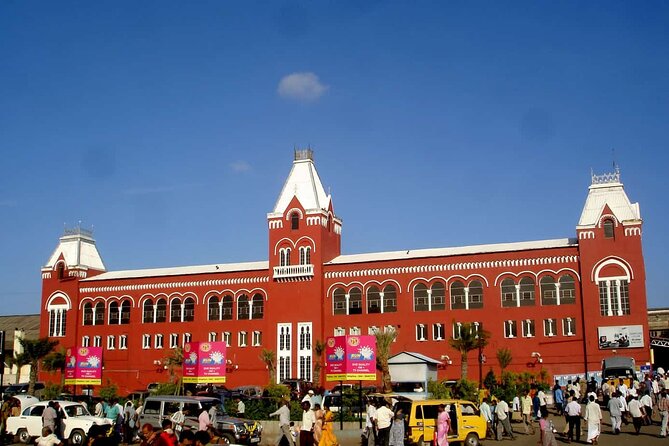 British Architecture Walk in Chennai by Wonder tours - Southern Railway Headquarters and the story of style