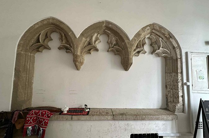 Buda Castle Tour: History and Architecture - Neo-Gothic power and Matthias Church