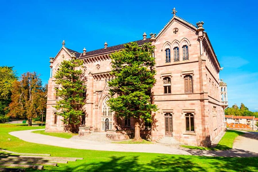 Capricho Gaudí with entrance, Santillana del Mar and Sequoia Forest - Key points to know before booking