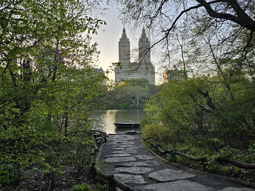 Central Park, NY: Nature, Architecture and Movie Scenes Tour - From the Apple cube to a quiet Central Park pond