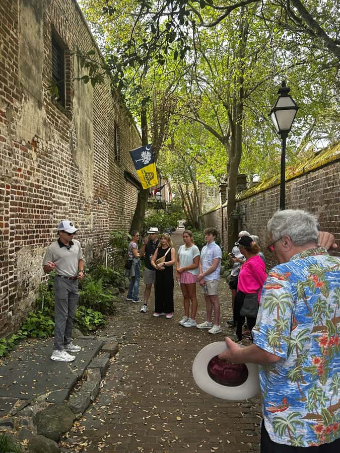 Charleston: History and Architecture Guided Walking Tour - Three alleys that change the pace