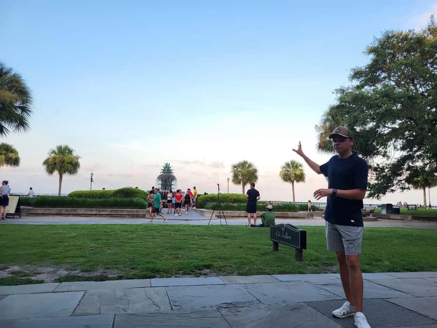 Charleston: History and Architecture Guided Walking Tour - The guides are the main variable