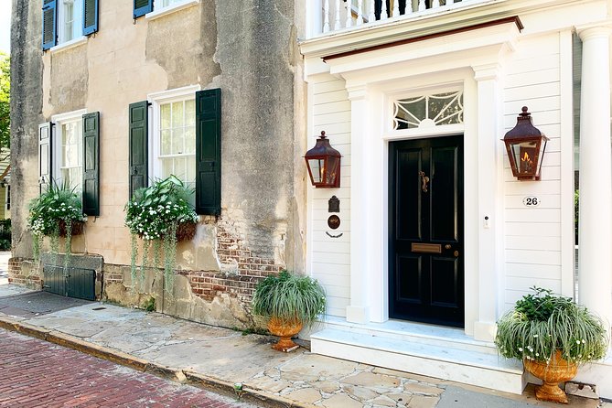 Charleston History, Homes, and Architecture Guided Walking Tour - A two-hour introduction to Charleston’s old center