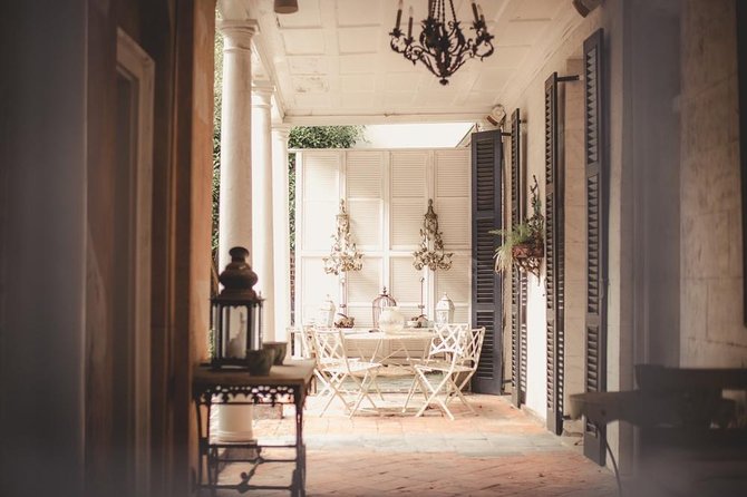 Charleston’s Best Highlights: History, Culture & Architecture - Rainbow Row shows Charleston’s preservation instinct