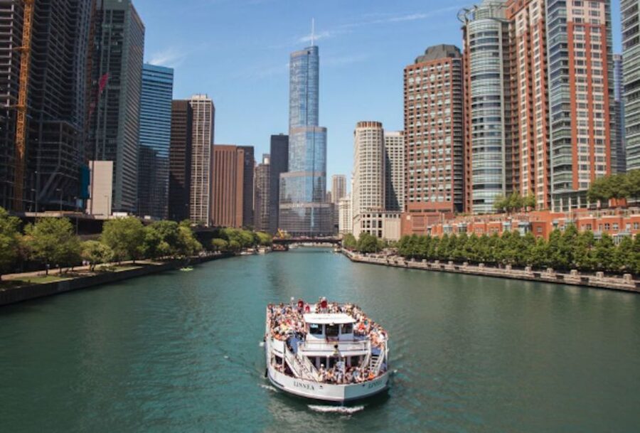 Chicago: 1.5-Hour Lake and River Architecture Cruise - Why this route gives you more than a standard river cruise