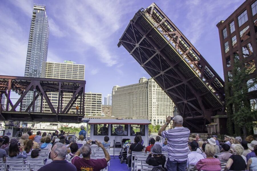 Chicago: 45-Minute Family-Friendly Architecture River Cruise - Open decks, indoor seating, and Chicago weather