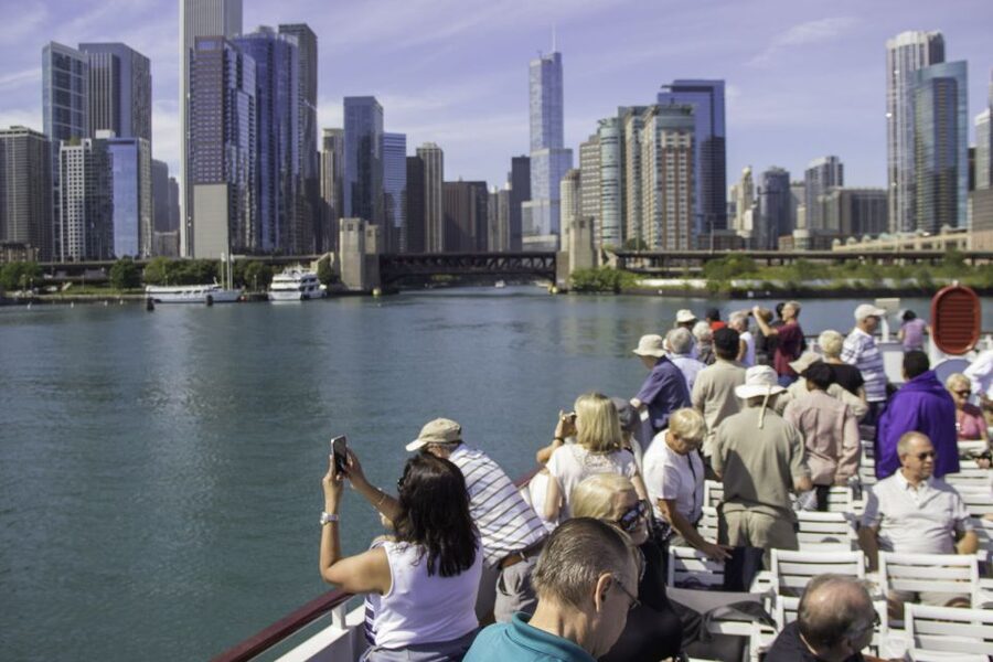 Chicago: 45-Minute Family-Friendly Architecture River Cruise - When to book for the best light