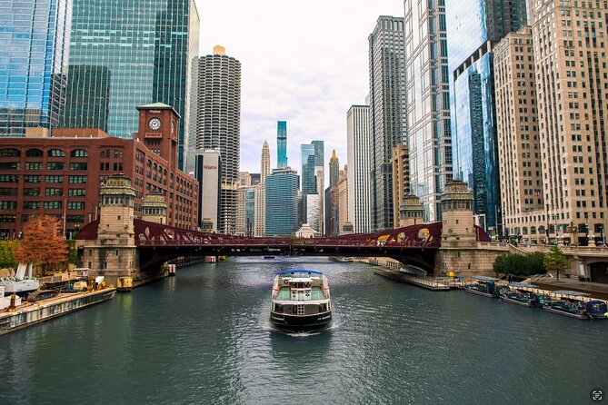 Chicago Architectural River Cruise - What you see during the 90-minute route