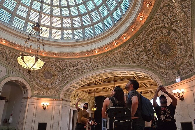 Chicago Architecture and True Crime Tour - Walking through the Loop, one story at a time