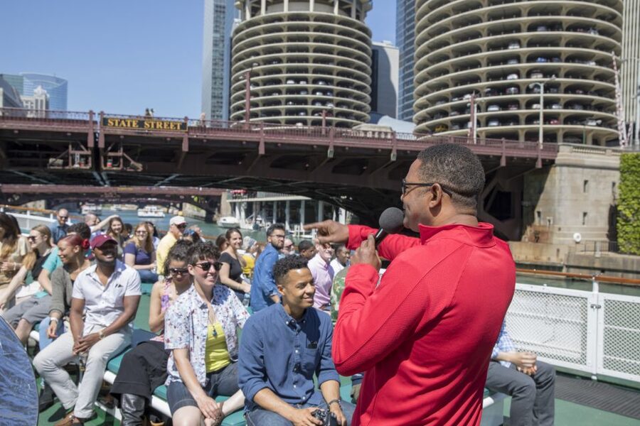 Chicago: Architecture Center Cruise on Chicago's First Lady - Why this river cruise explains Chicago better than a city walk