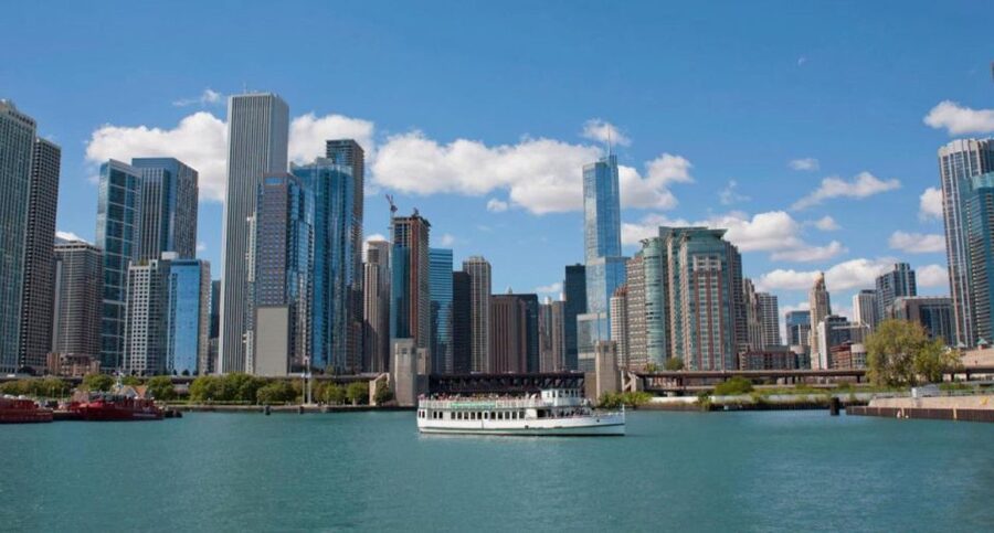 Chicago: Architecture Center Cruise on Chicago's First Lady - What the Chicago Architecture Center add-on is worth