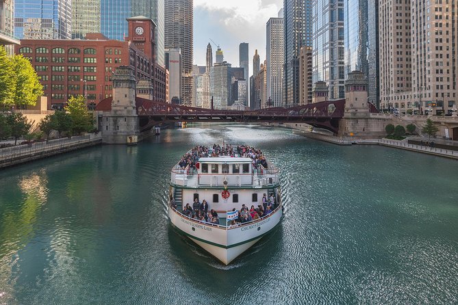 Chicago Architecture Center River Cruise aboard First Lady - Boarding at the Riverwalk