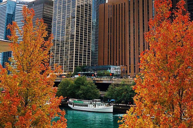 Chicago Architecture Center River Cruise aboard First Lady - Marina City and Chicago’s urban experiment