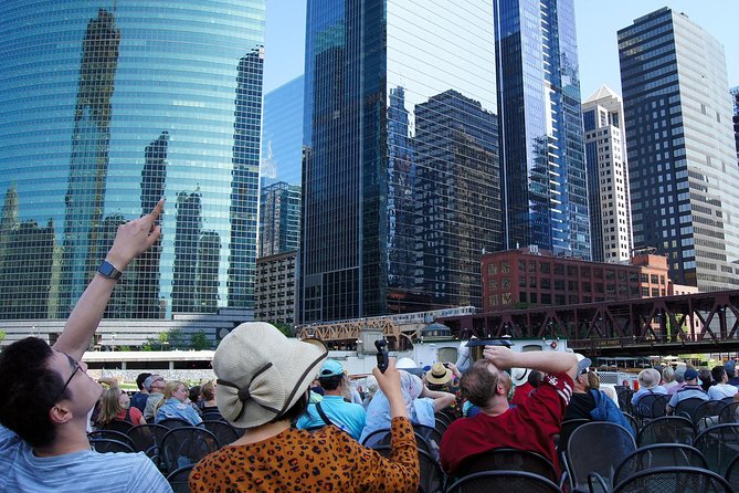 Chicago Architecture Center River Cruise aboard First Lady - Choosing your seat and preparing for the weather