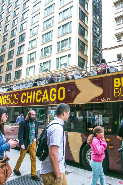 Chicago: Architecture River Tour and Hop-on Hop-off Bus Tour - The timing problem you should plan around