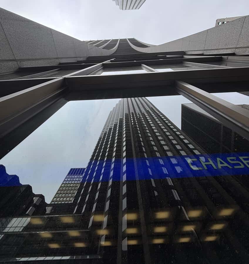 Chicago: Architecture & True Crime History - What the guides add to the walk