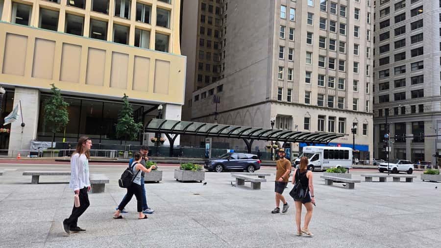 Chicago: Architecture & True Crime History - Weather, pace, and practical planning
