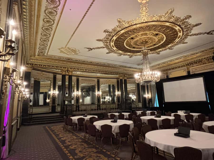 Chicago: Architecture & True Crime History - Who will enjoy this Chicago tour most