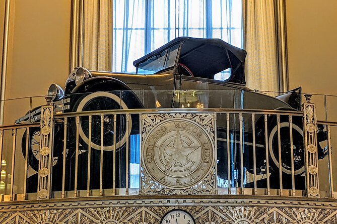 Chicago Architecture Walking Tour: Incredible Art Deco Interiors - Starting at 425 South Financial Place