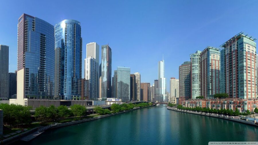 Chicago: City Minibus Tour with Optional Architecture Cruise - Buckingham Fountain gives Grant Park its grand pause