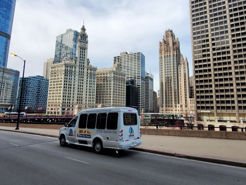 Chicago: City Minibus Tour with Optional Architecture Cruise - What the architecture cruise adds