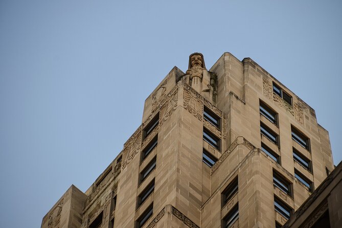 Chicago City Tour: Elevated Architecture Tour with Train Ticket Included - The first buildings: Trump Tower and Marshall Field