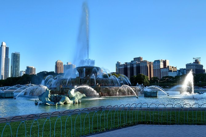 Chicago City Tour with Architecture River Cruise Option - Lincoln Park, the Gold Coast, and everyday Chicago