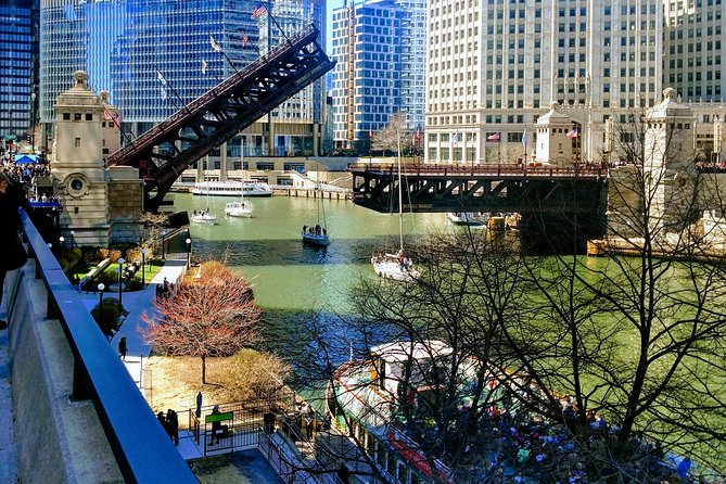 Chicago City Tour with Architecture River Cruise Option - The optional Chicago River cruise