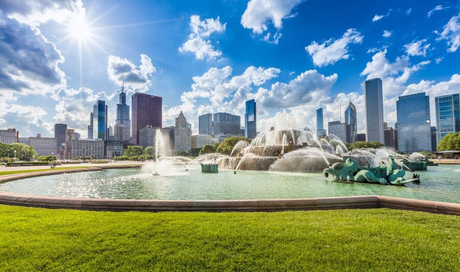 Chicago: Guided Tour with Architecture River Cruise - Buckingham Fountain adds a grand public-space stop