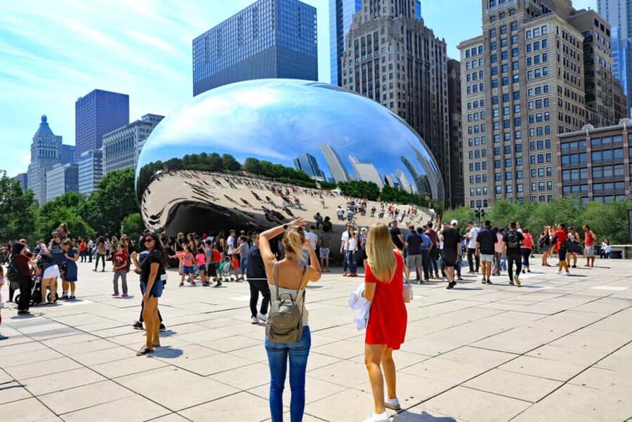 Chicago History and Architecture Walking Tour - Walking beside the Chicago River